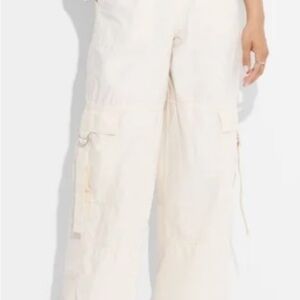 NWT Wild Fable Women's Cream Cargo Pants (B1)